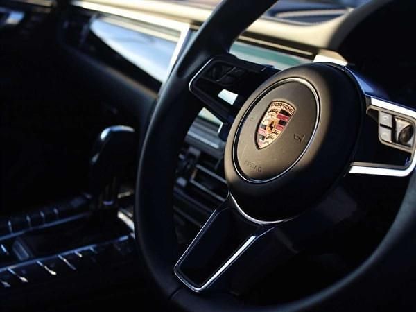 Used Porsche Macan 241 HP (177 kW) 2019 Green SUV