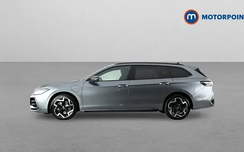 Used VW Passat R-line 204 HP (150 kW) 2025 Grey Estate