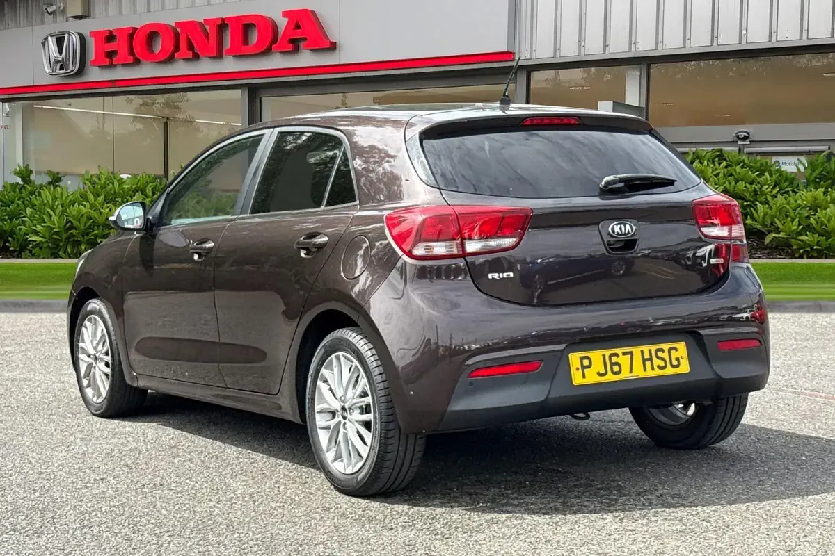 Used Kia Rio 2017 Brown Hatchback