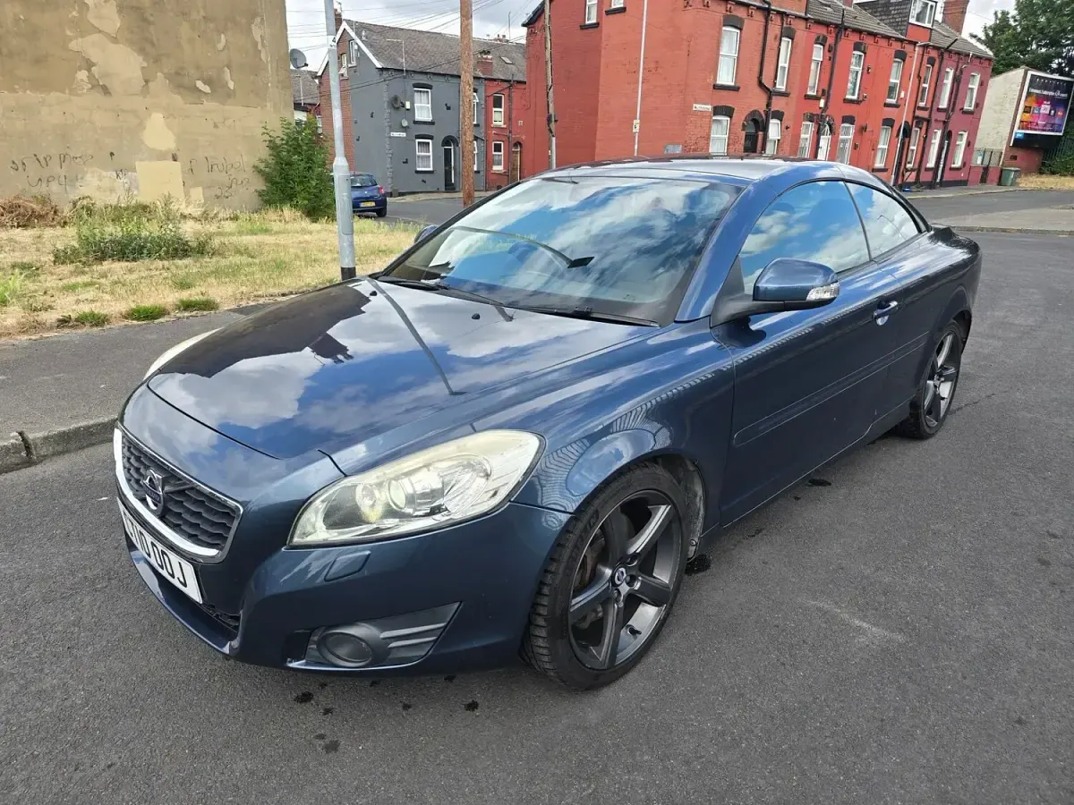 Used Volvo C70 SE Lux 230 HP (169 kW) 2010 Blue Cabriolet