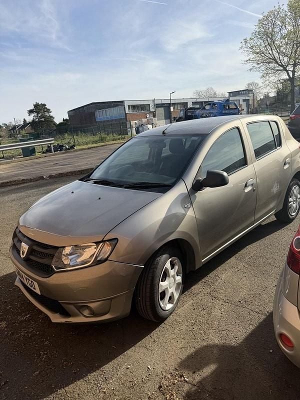 Used Dacia Sandero Ambiance 75 HP (55 kW) 2014 Beige Hatchback
