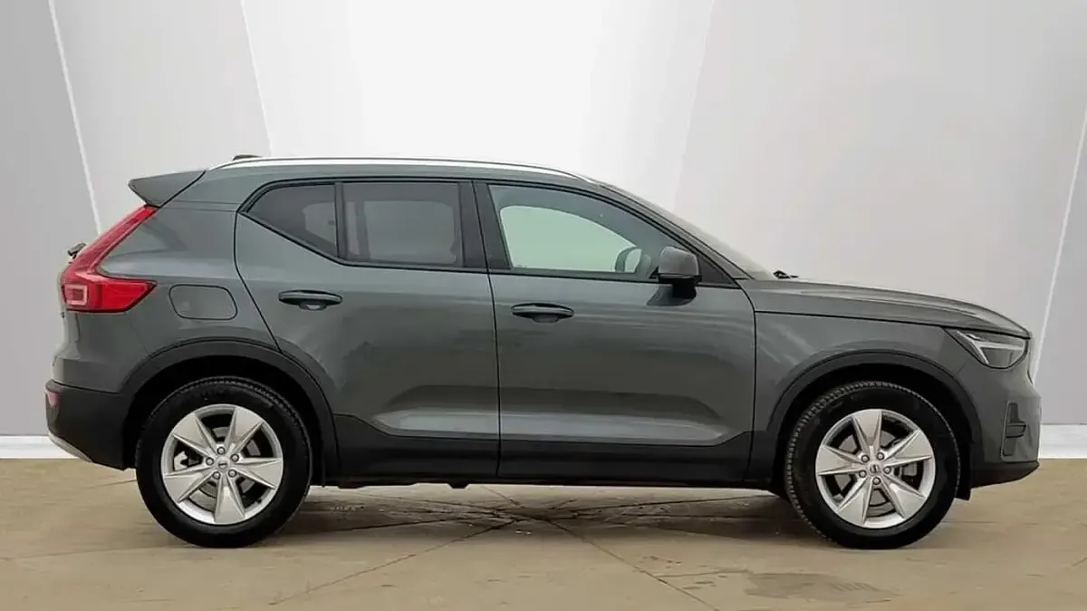 Usado Volvo XC40 Core 2025 Verde SUV