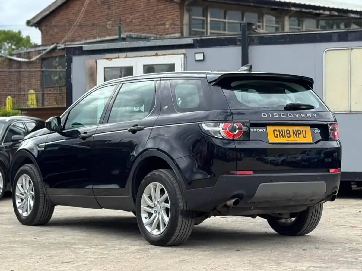 Used Land Rover Discovery Sport SE 180 HP (132 kW) 2018 Black SUV
