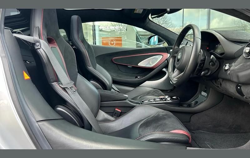 Used McLaren GT 620 HP (456 kW) 2020 Silver Coupe