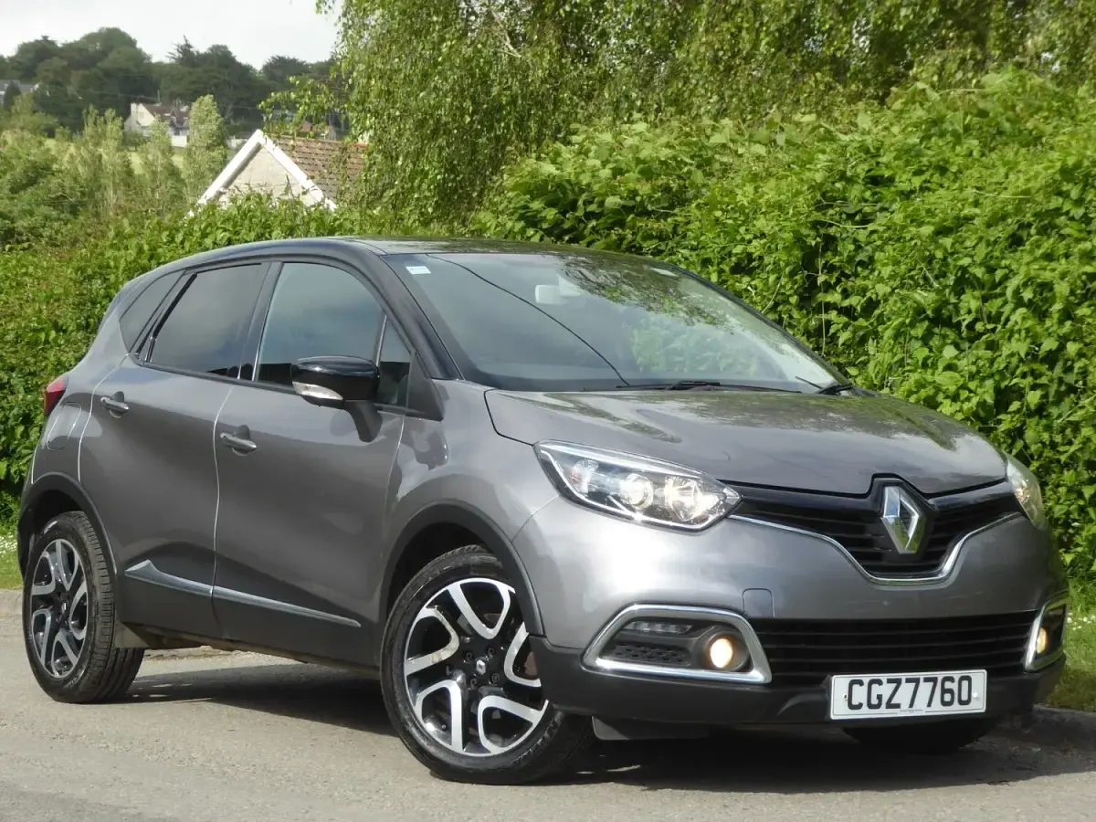 Used Renault Captur Dynamique 90 HP (66 kW) 2016 Grey black SUV