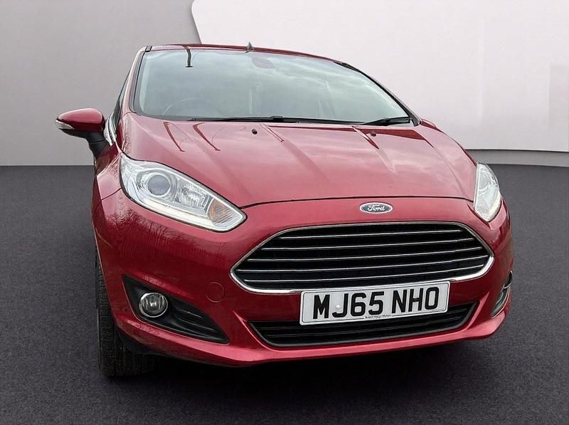 Usado Ford Fiesta Titanium 2015 Vermelho Citadino