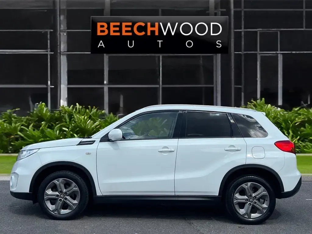 Used Suzuki Vitara SZ-T 120 HP (88 kW) 2018 White SUV