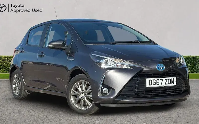 Used Toyota Yaris 101 HP (74 kW) 2017 Hatchback