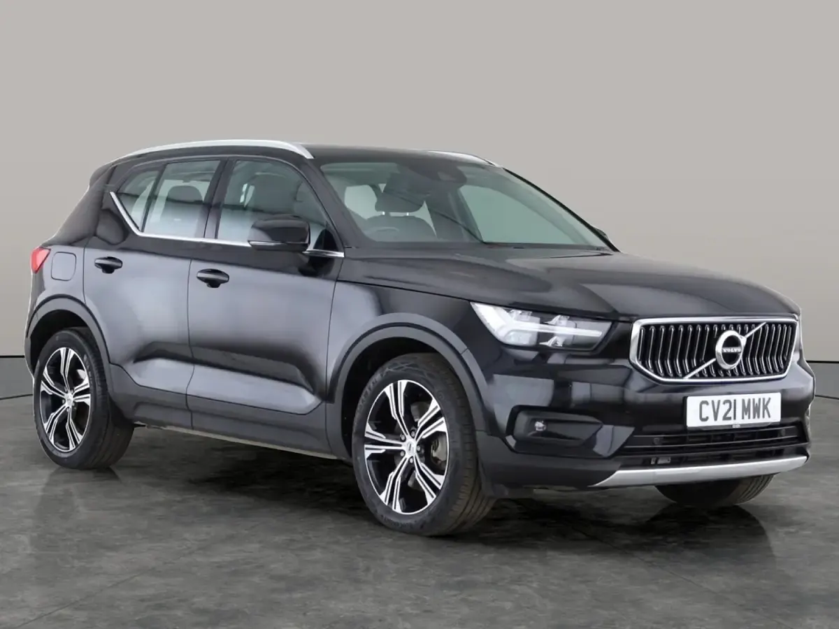 Used Volvo XC40 Inscription 211 HP (155 kW) 2021 Black SUV