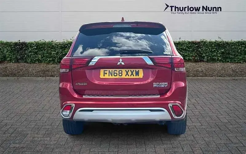 Used Mitsubishi Outlander P-HEV 177 HP (130 kW) 2018 Red Estate
