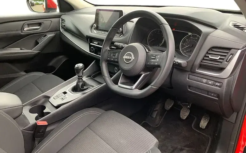 Used Nissan Qashqai Acenta Premium 158 HP (116 kW) 2023 Red SUV