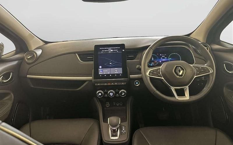 Used Renault Zoe Iconic 100 kW (136 HP) 2024 Hatchback