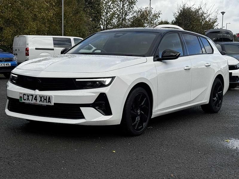 Used Vauxhall Astra S 128 HP (94 kW) 2024 White Estate