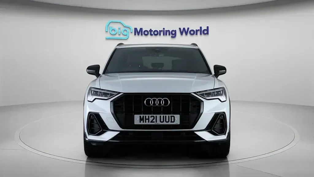 Begagnad Audi Q3 Black Edition 150 HK (110 kW) 2021 Vit SUV