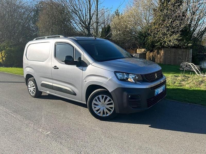 Used Peugeot Partner 131 HP (96 kW) 2022 Grey MPV