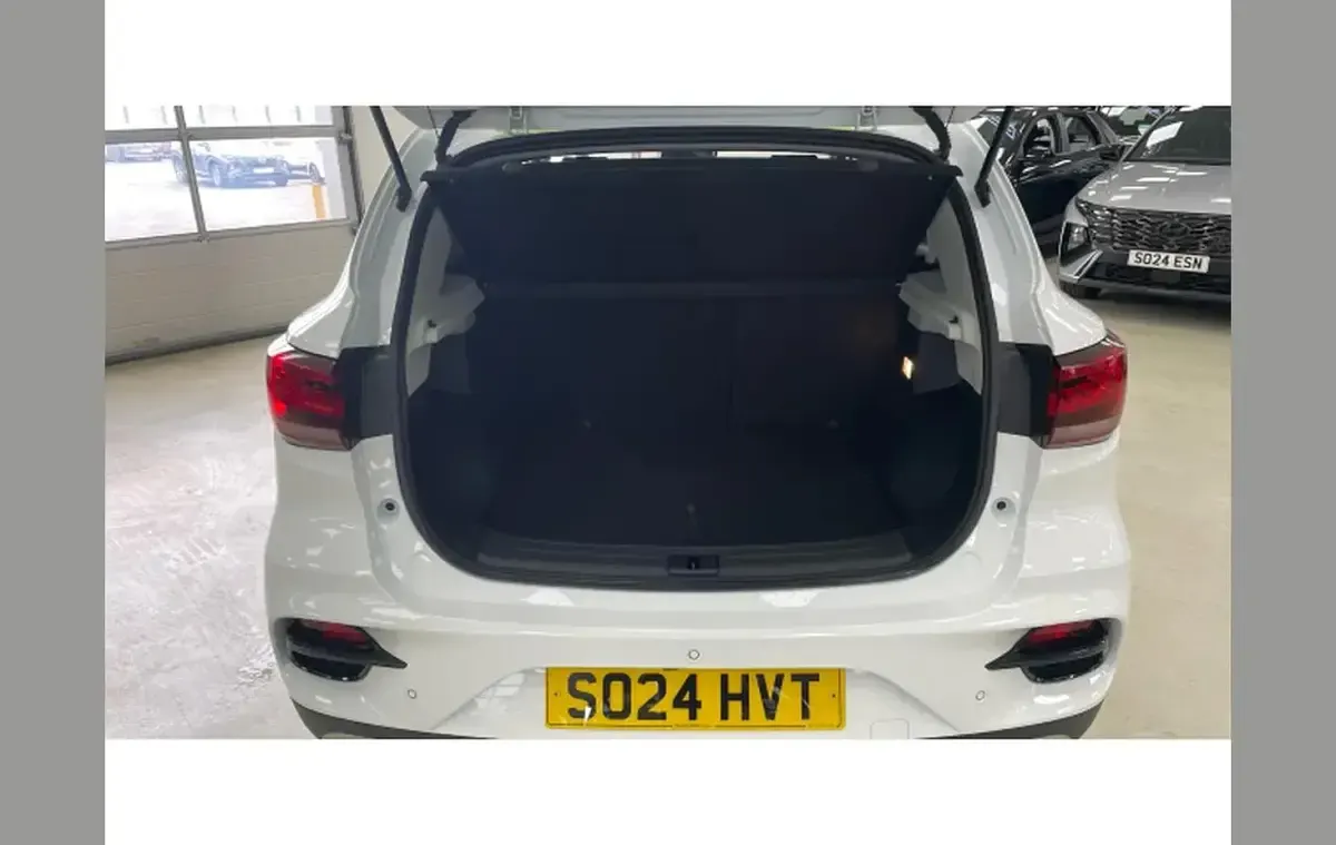 Used MG ZS Exclusive 111 HP (81 kW) 2024 White SUV
