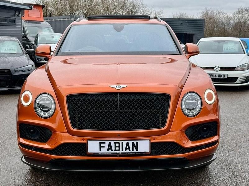 Used Bentley Bentayga 608 HP (447 kW) 2018 Orange SUV
