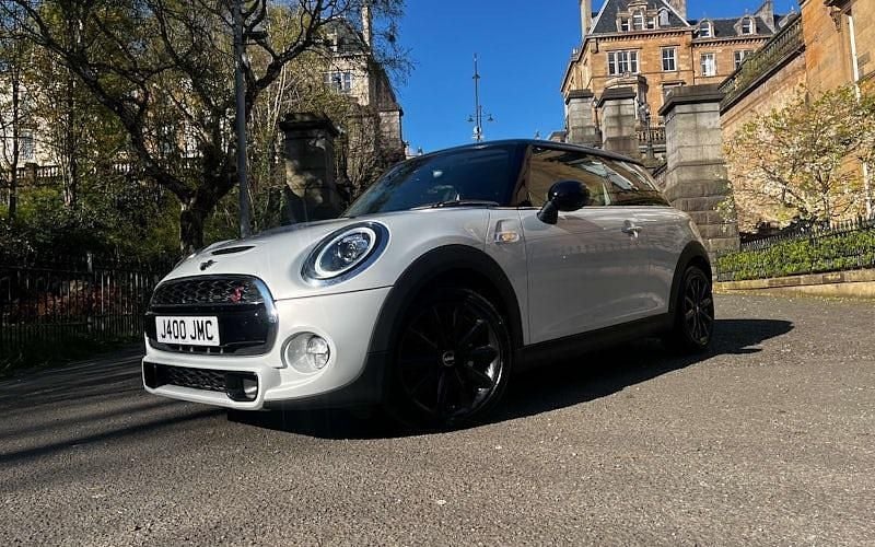 Usado Mini Cooper S Hatch 192 HP (141 kW) 2018 Prateado Citadino