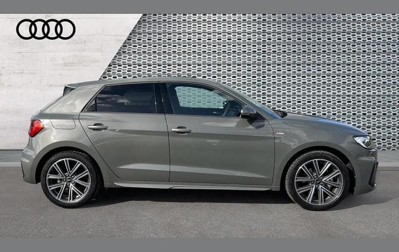 Begagnad Audi A1 S-Line 147 HK (108 kW) 2025 Grå SUV