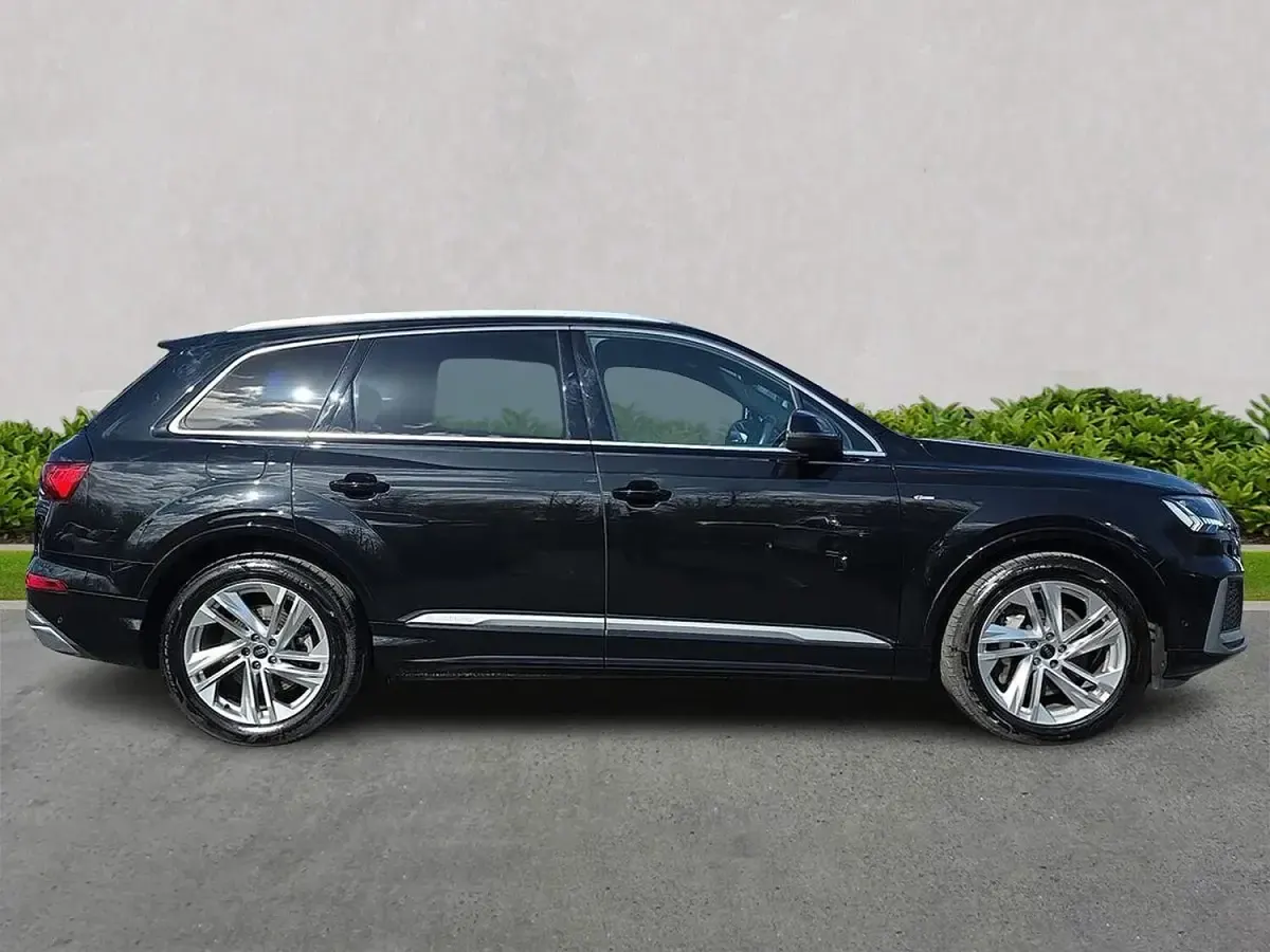 Used Audi Q7 Black Edition 286 HP (210 kW) 2023 Black SUV