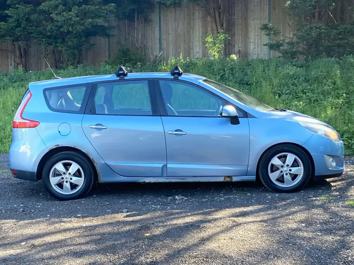 Used Renault Grand Scénic Dynamique 2010 Blue MPV