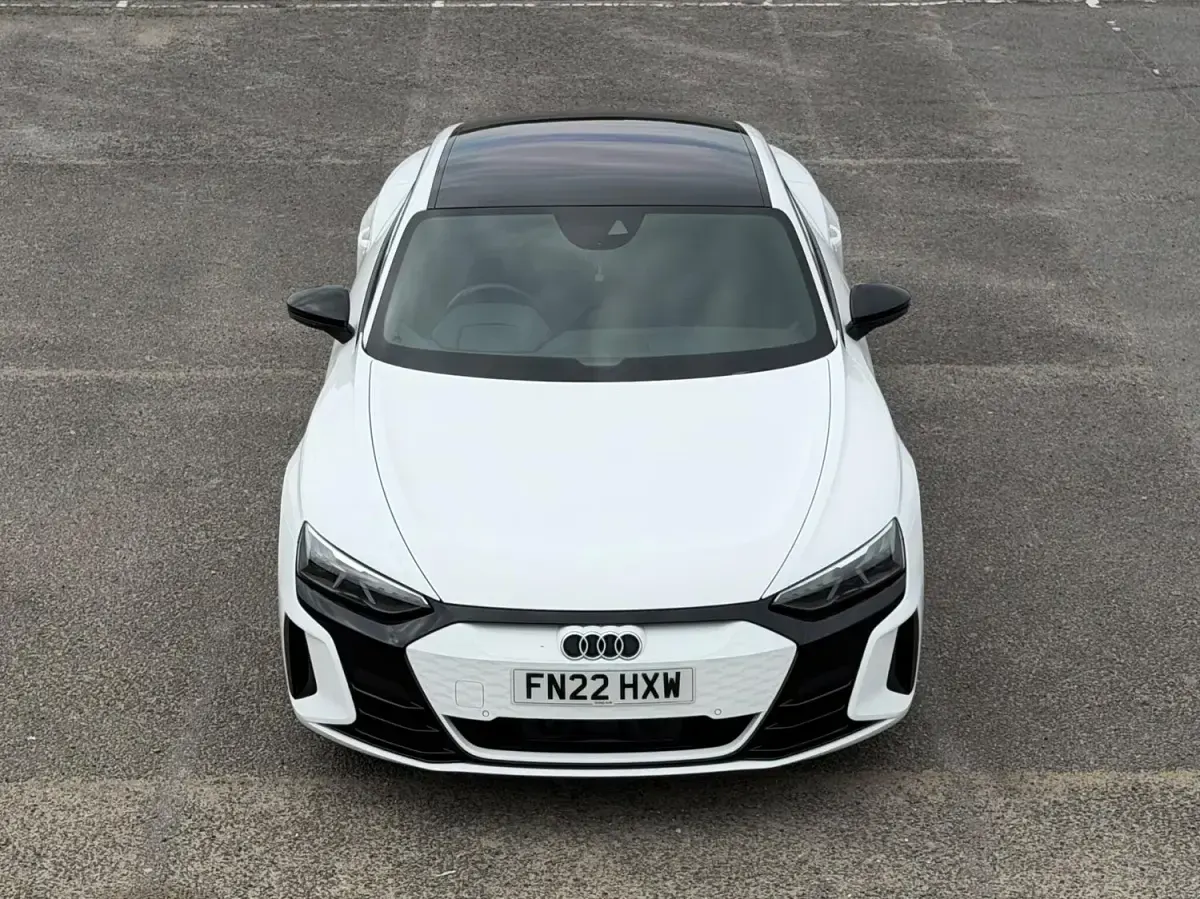 Used Audi e-tron GT quattro Advanced 475 kW (646 HP) 2022 White Sedan