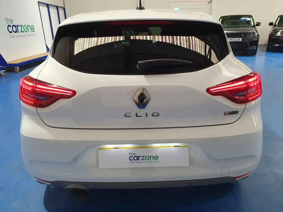 Used Renault Clio V RS Line 2020 White Hatchback
