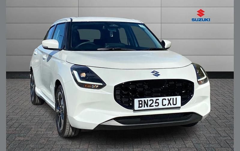 White Used 2025 Suzuki Swift Hatchback | £17,991 (Expensive) - Image 1/4