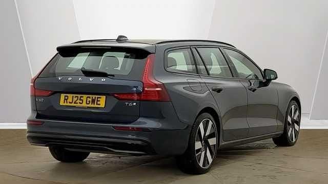Used Volvo V60 Plus 350 HP (257 kW) 2025 Estate