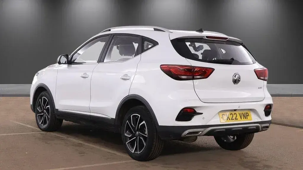 Używany MG ZS Exclusive 106 KM (77 kW) 2022 Biały SUV
