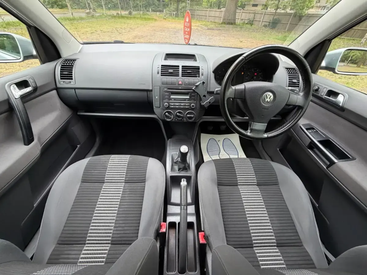 Używany VW Polo Match 80 KM (58 kW) 2009 Srebrny Hatchback