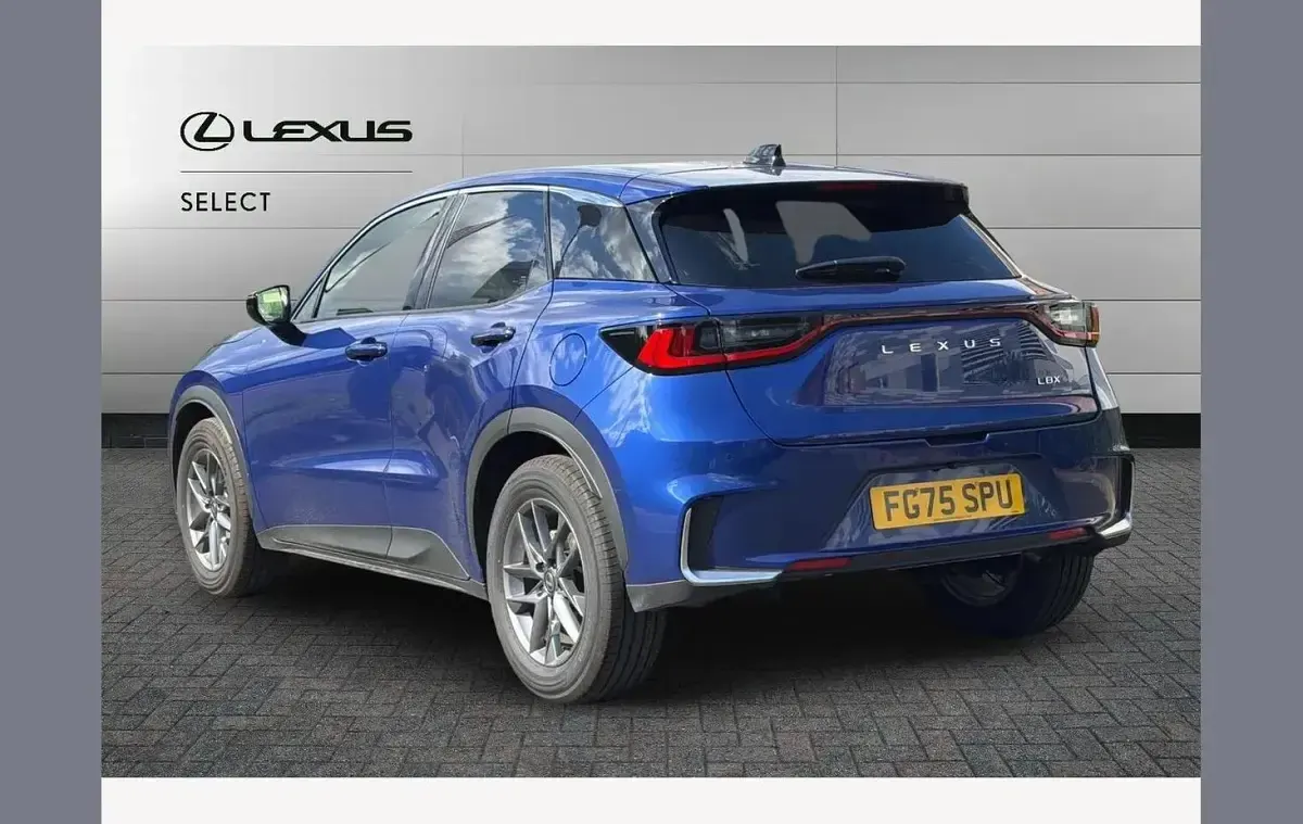 Used Lexus LBX 136 HP (100 kW) 2025 Blue SUV