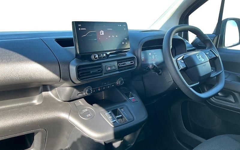 Used Vauxhall Combo 100 kW (136 HP) 2025 MPV