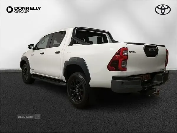Używany Toyota HiLux 204 KM (150 kW) 2025 Biały Pickup