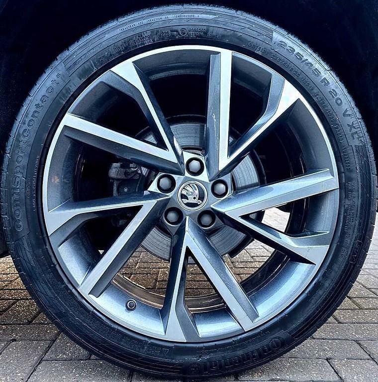 Used Skoda Kodiaq SportLine 147 HP (108 kW) 2024 Black magic pearl effect SUV