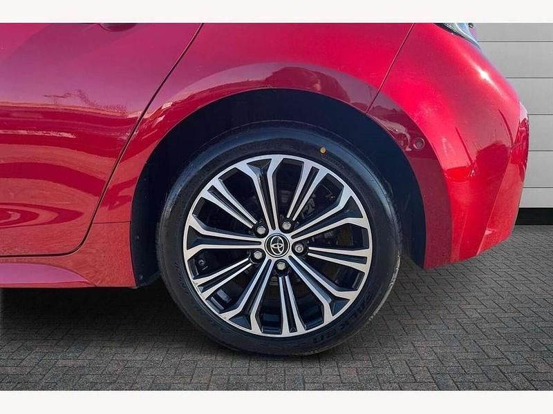 Used Toyota Corolla Design 120 HP (88 kW) 2019 Red Hatchback