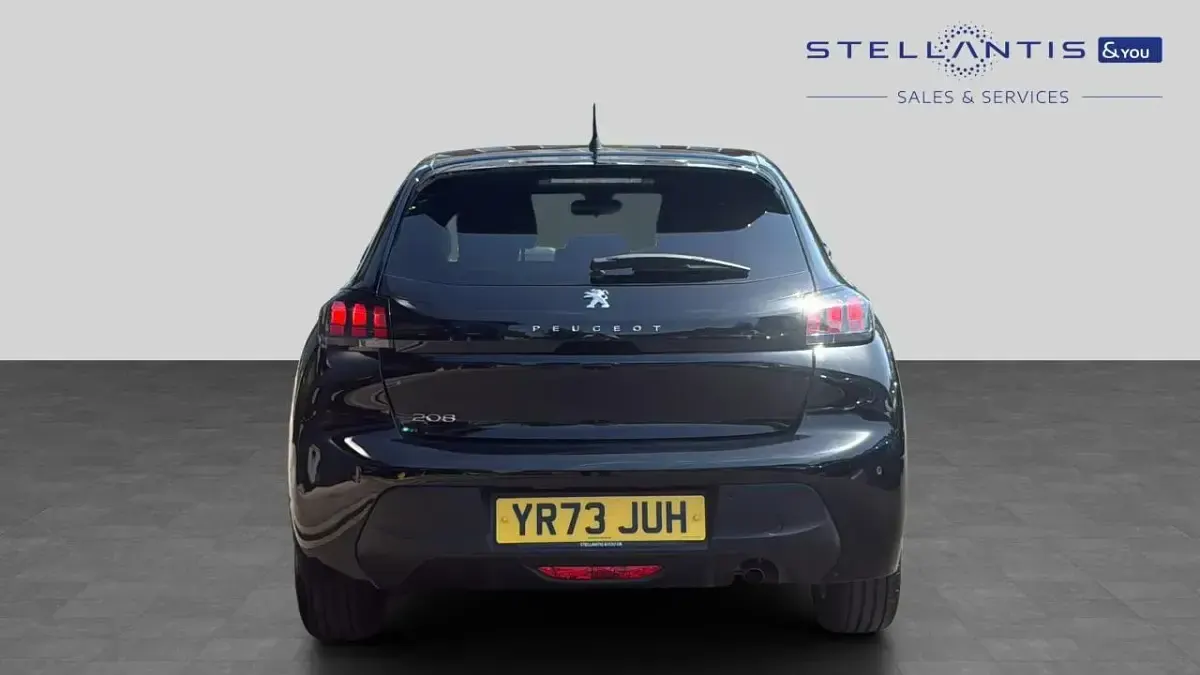 Used Peugeot 208 Active+ 99 HP (72 kW) 2023 Black Hatchback