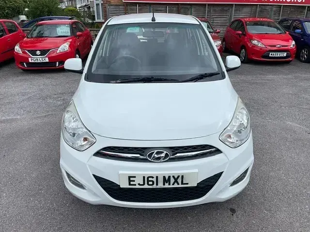 Used Hyundai i10 Active 86 HP (63 kW) 2011 White Hatchback