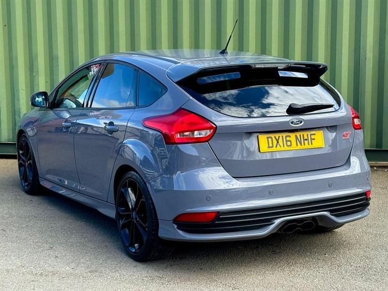Used Ford Focus ST 250 HP (183 kW) 2016 Grey Hatchback