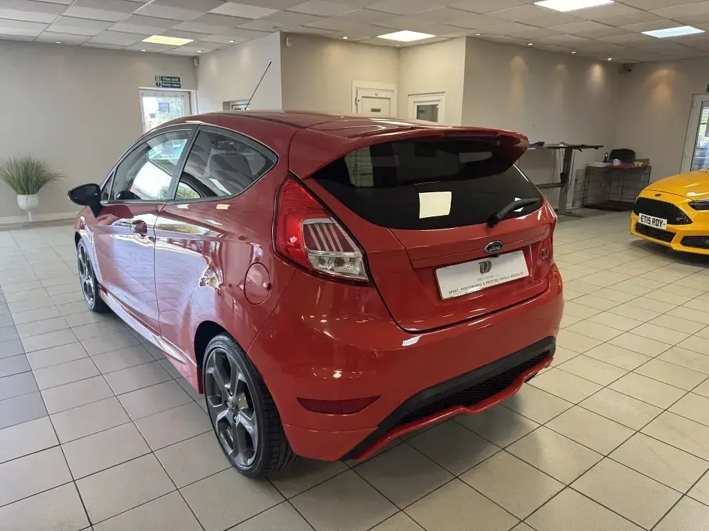 Used Ford Fiesta ST 182 HP (133 kW) 2017 Orange Hatchback