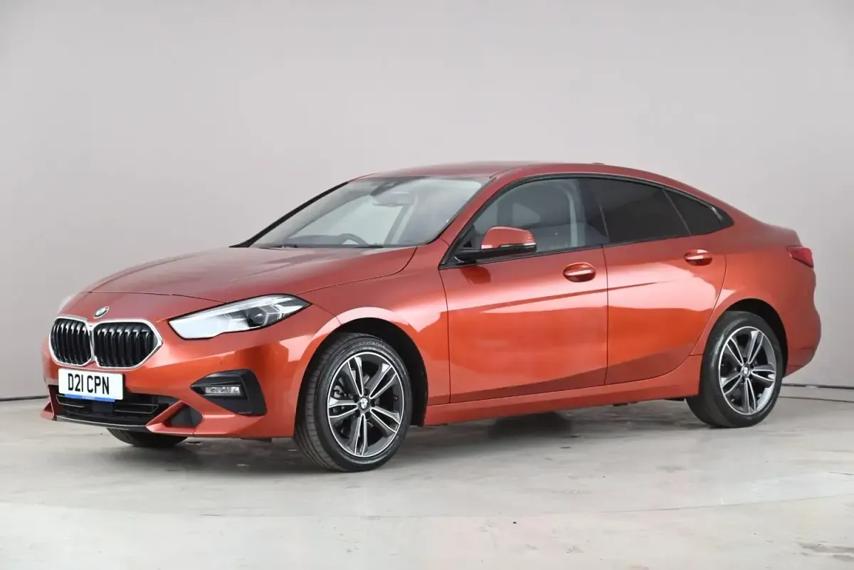 Usado BMW 218 Sport Line 2021 Naranja Coupe
