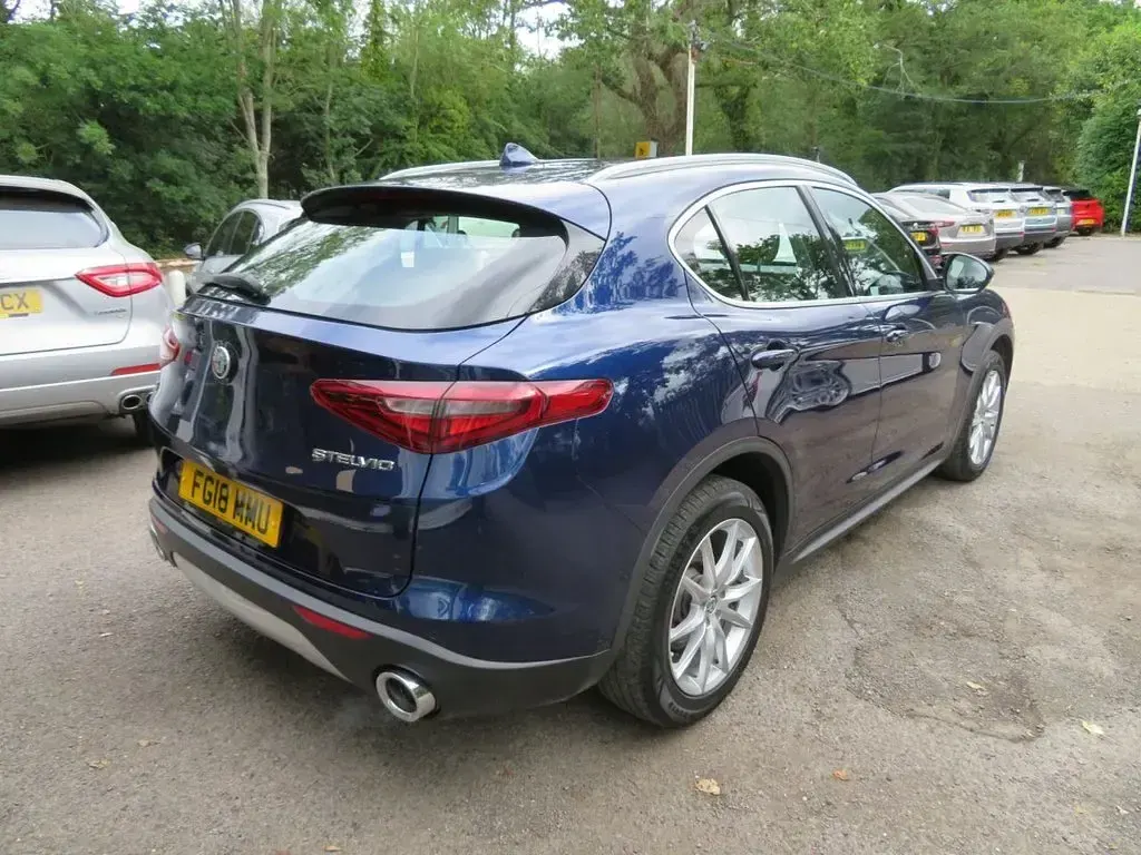 Used Alfa Romeo Stelvio Edizione Speciale 280 HP (205 kW) 2018 Blue SUV