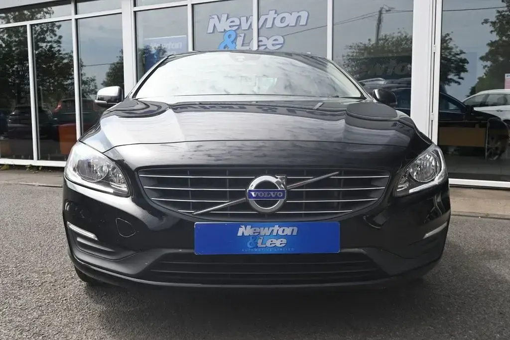 Used Volvo S60 SE 150 HP (110 kW) 2017 Black Sedan