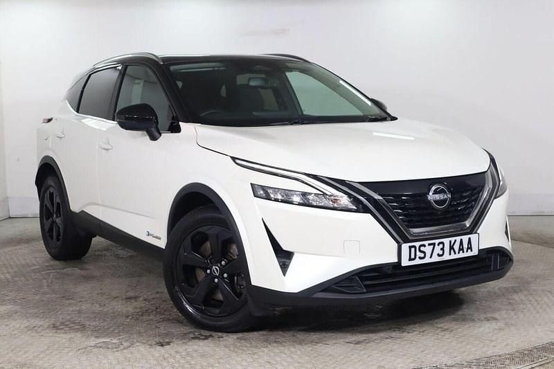 White Used 2023 Nissan Qashqai SUV | £18,475 (Super price) - Image 1/3