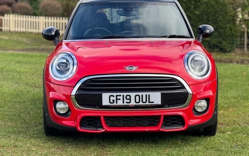 Used Mini Cooper Hatch 136 HP (100 kW) 2019 Red Hatchback
