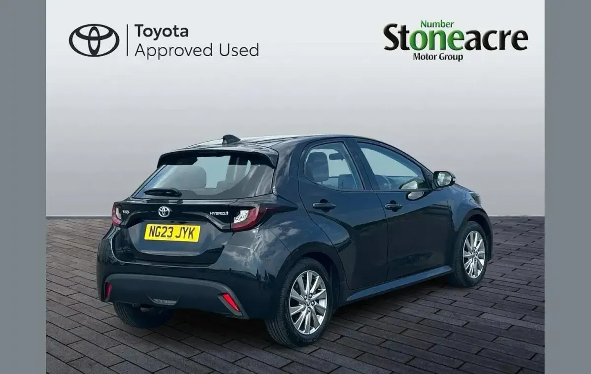 Used Toyota Yaris 113 HP (83 kW) 2023 Black Hatchback