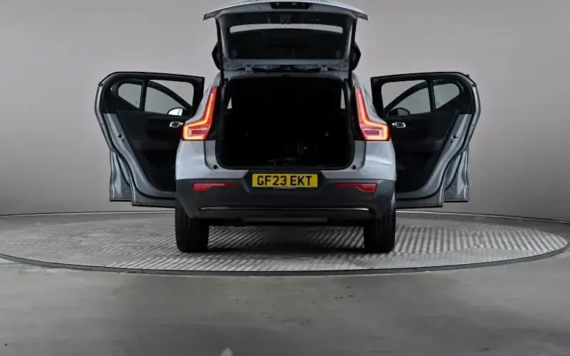 Used Volvo XC40 Plus 211 HP (155 kW) 2023 Grey SUV