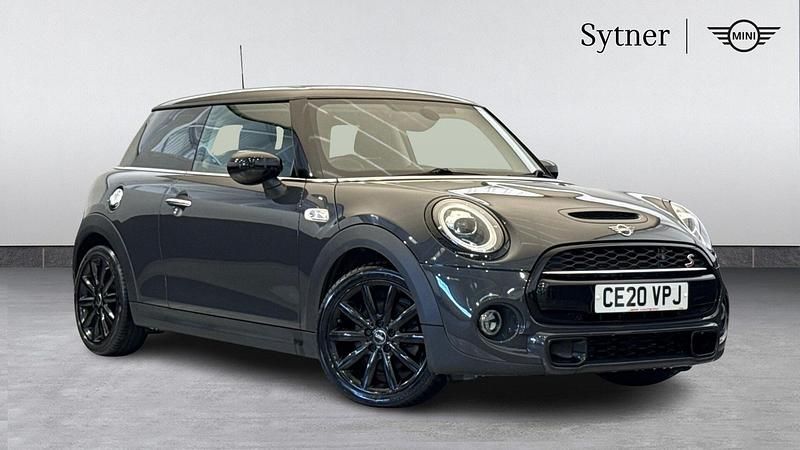 Usado Mini Cooper S Classic 189 HP (139 kW) 2020 Cinzento Citadino
