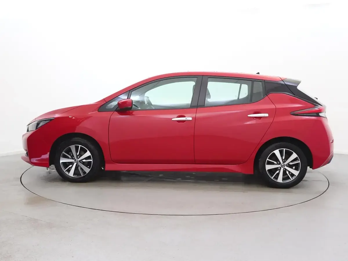 Used Nissan Leaf Acenta 110 kW (150 HP) 2022 Red Hatchback