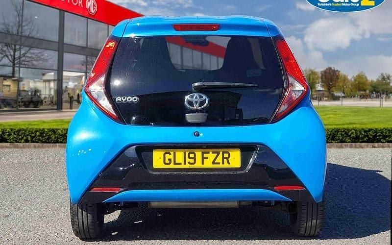 Begagnad Toyota Aygo Trend 72 HK (52 kW) 2019 Blå Halvkombi